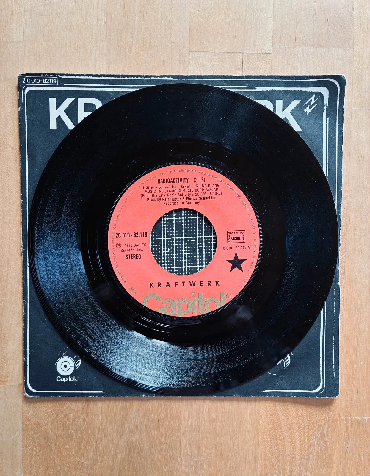 Vinylplaat 45T Kraftwerk Radioactivity. – photo 2